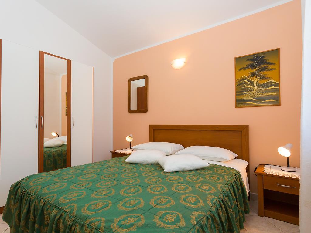Apartments Graziella Poreč Exterior foto